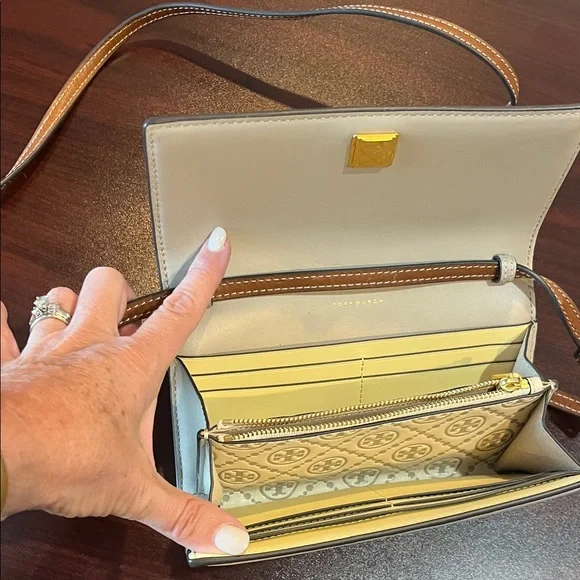 Tory Burch Cream and Tan Tote Bag with Wallet - Picture 12 of 16